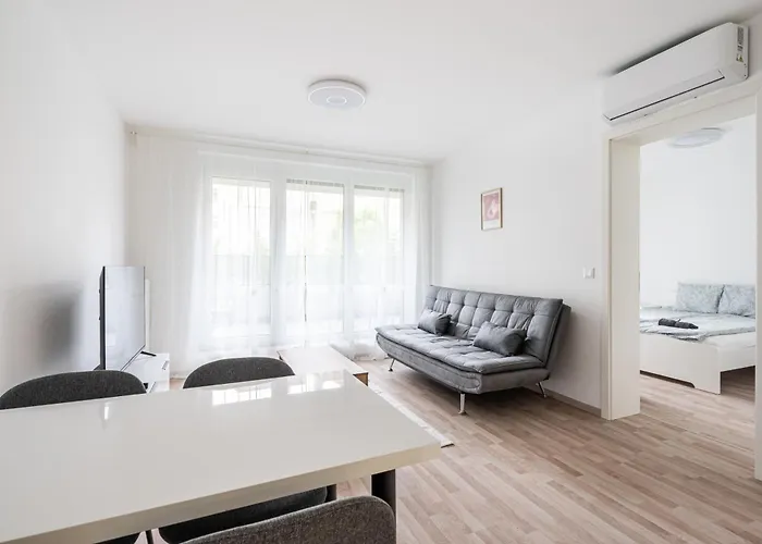 Apartment Downtown Lonyay 38